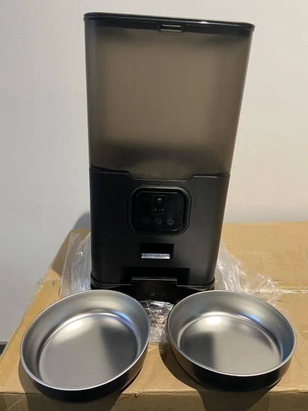 Dual-Bowl Camera Cat Feeder, 4L or 6L — Tuya App, Stainless
